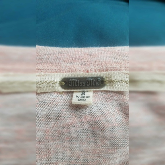 SOLD Miss Me Women's Top T-Shirt Peach Beads - Picture 6 of 7